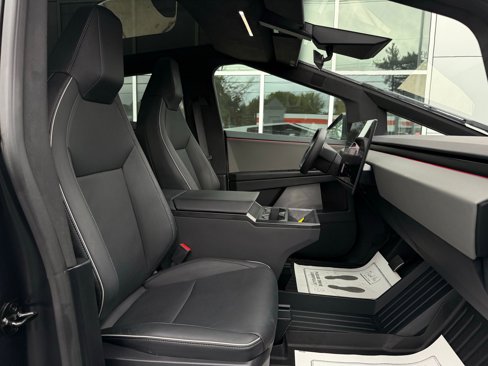 Used 2024 Tesla Cybertruck AWD Crew Cab image 21