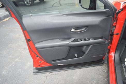 Used 2019 Lexus UX 200 image 13
