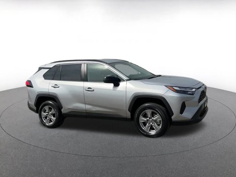 Used 2025 Toyota RAV4 LE image 2