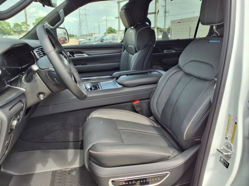 New 2025 Jeep Grand Wagoneer Series II Obsidian image 12