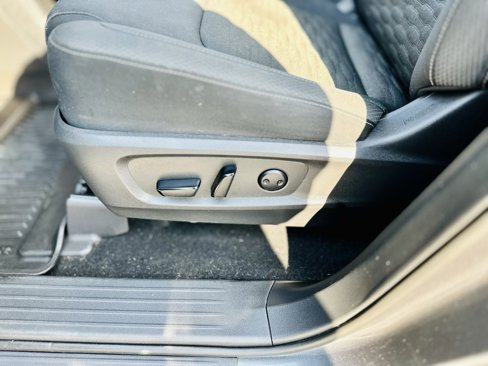 Used 2022 Nissan Pathfinder SV image 19