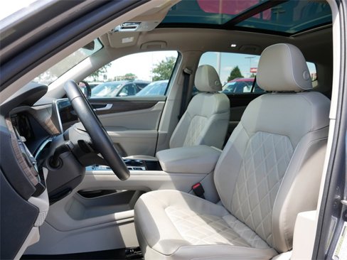 Certified 2024 Volkswagen Atlas SEL Premium R-Line image 13