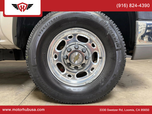 Used 2004 Chevrolet Silverado 2500 LT w/ Heavy-Duty Power Package image 62