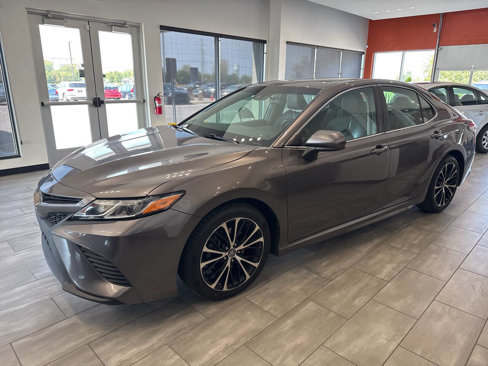 Used 2018 Toyota Camry SE image 9