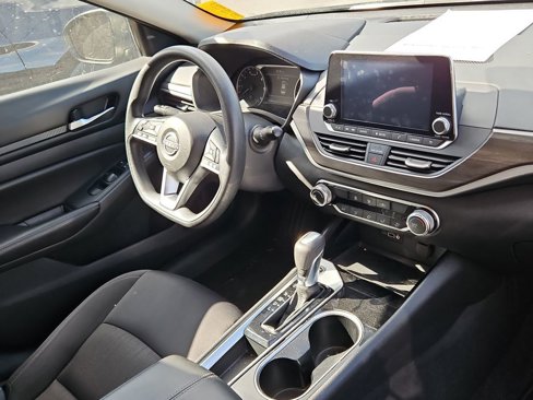 Used 2024 Nissan Altima 2.5 SV image 8