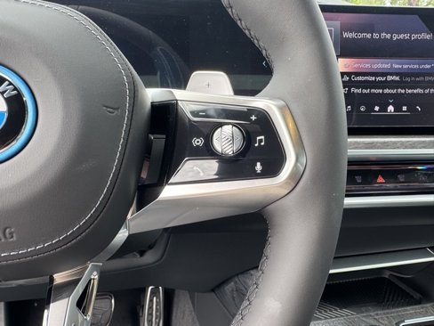 New 2026 BMW 750e xDrive image 24
