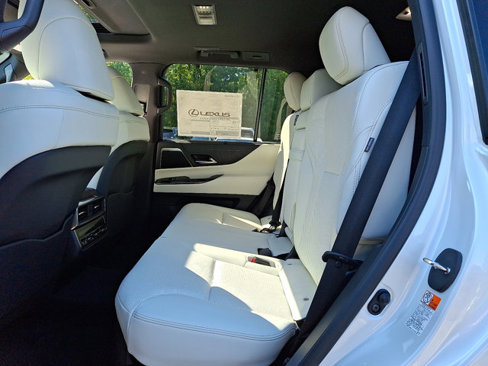 New 2025 Lexus LX 600 4WD w/ Luxury Package image 6