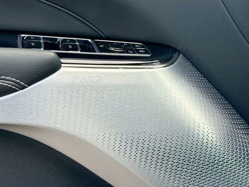 New 2026 Cadillac Lyriq V image 19