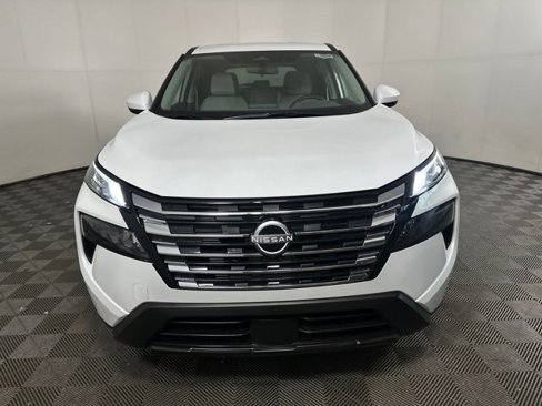 Certified 2025 Nissan Rogue SV image 8