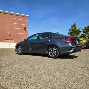 Used 2021 Kia Forte LXS image 2