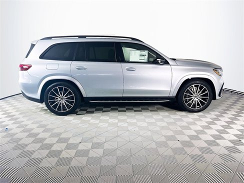 New 2026 Mercedes-Benz GLS 580 4MATIC image 8