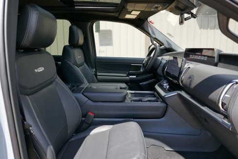 New 2025 Ford Expedition Platinum w/ Stealth Performance Package image 8