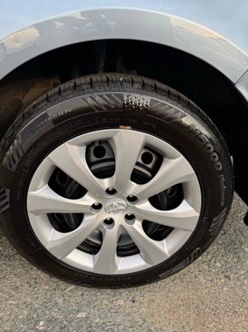 Used 2020 Toyota Corolla LE image 11