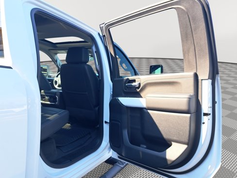 Used 2022 Chevrolet Silverado 3500 LTZ w/ LTZ Plus Package image 15