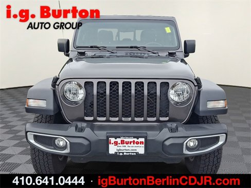 Used 2023 Jeep Gladiator Sport image 2