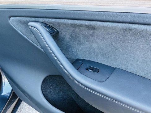 Used 2025 Tesla Model Y Long Range image 33