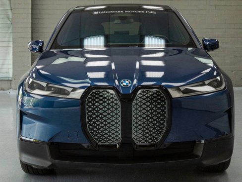 Used 2024 BMW iX xDrive50 w/ Premium Package image 5