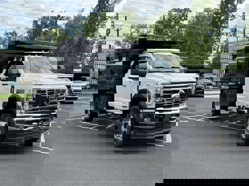 New 2025 Ford F550 4x4 SuperCab Super Duty image 1