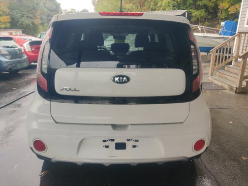 Used 2019 Kia Soul + image 5