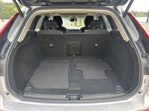 Certified 2025 Volvo XC60 B5 Plus image 34