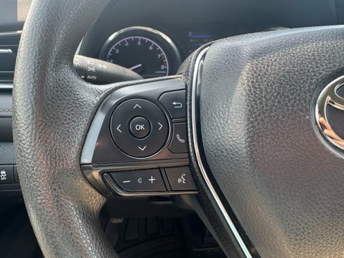 Used 2019 Toyota Camry LE image 21