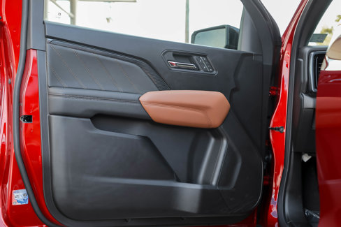 New 2026 GMC Canyon AT4 w/ Technology Plus Package image 17