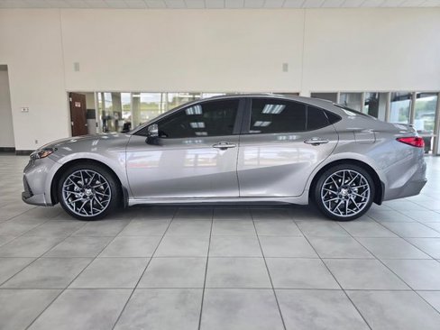 Used 2025 Toyota Camry XSE image 8
