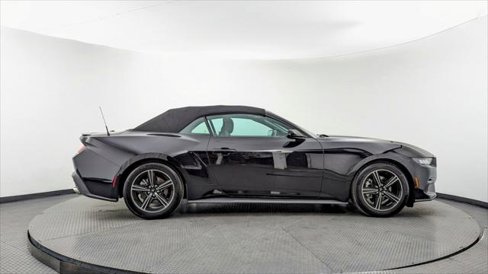 Used 2024 Ford Mustang Premium image 33