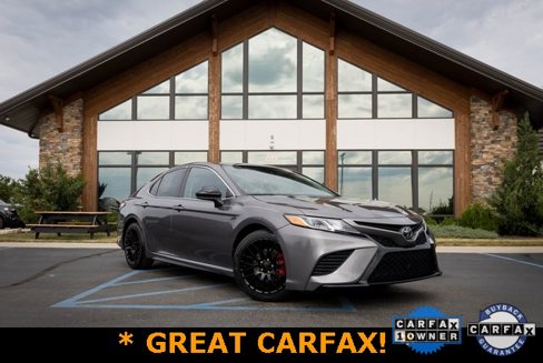 Used 2020 Toyota Camry SE image 1