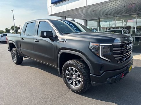 Used 2024 GMC Sierra 1500 AT4 w/ Technology Package image 3