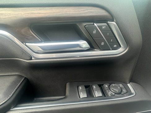 Certified 2022 GMC Sierra 1500 SLT w/ SLT Convenience Package image 10