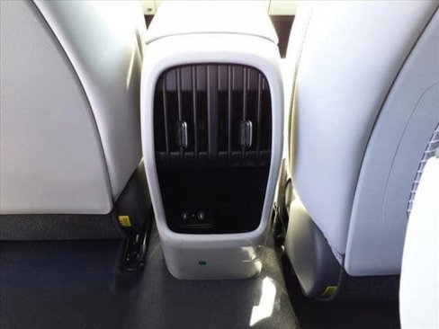 Certified 2025 Hyundai Kona Limited image 13