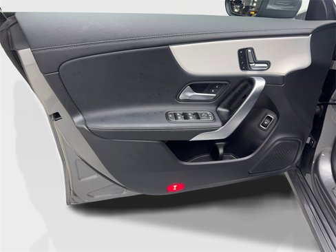 Used 2025 Mercedes-Benz CLA 250 image 28