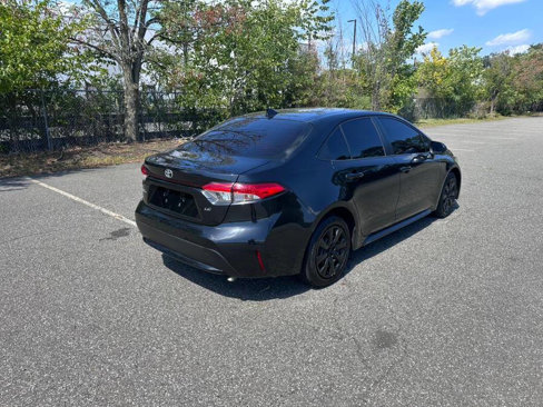 Used 2020 Toyota Corolla LE image 8
