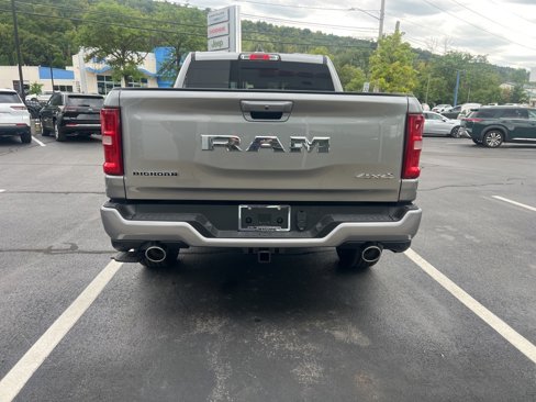 New 2026 RAM 1500 4x4 Crew Cab image 4