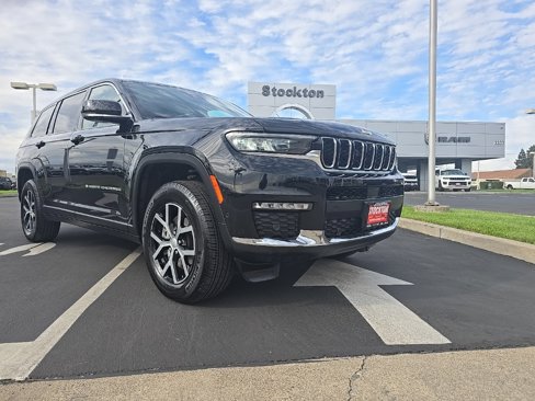 Used 2024 Jeep Grand Cherokee L Limited w/ Luxury Tech Group II image 1