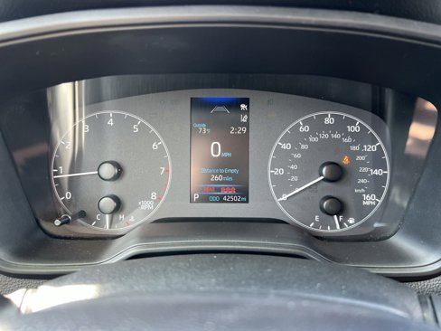 Used 2024 Toyota Corolla Cross LE image 16