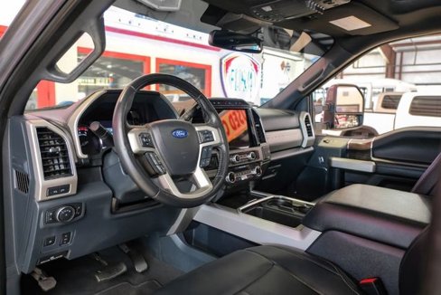 Used 2022 Ford F250 Lariat w/ Lariat Ultimate Package image 5