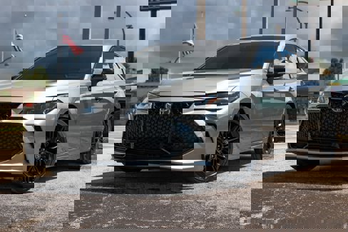 Used 2022 Toyota Avalon XSE image 1