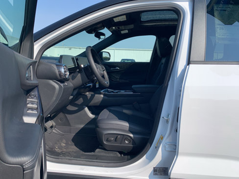 New 2026 Chevrolet Equinox LT w/ Convenience Package II image 4