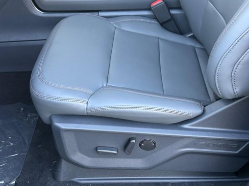 New 2025 Ford Expedition Active image 16