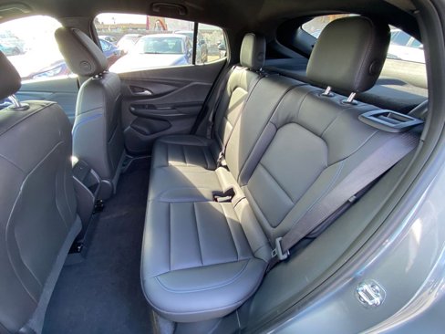 Used 2025 Buick Envista Sport Touring image 37