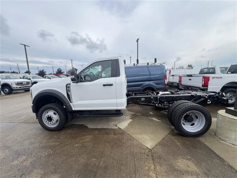 New 2025 Ford F550 2WD Regular Cab Super Duty image 4