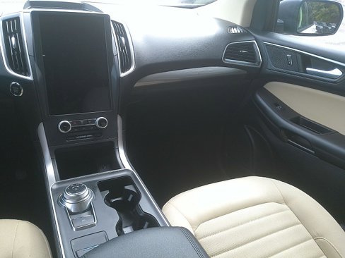 Used 2023 Ford Edge SE image 12