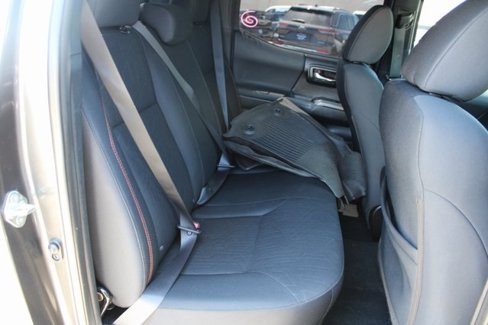 Used 2017 Toyota Tacoma TRD Off-Road image 29