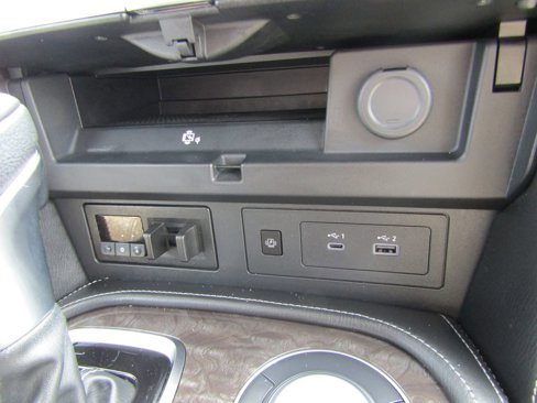 Used 2024 Nissan Armada Platinum w/ Captain's Chairs Package image 27