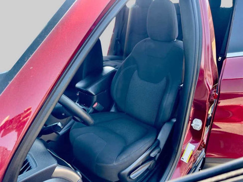 Used 2019 Jeep Cherokee Latitude w/ Popular Appearance Group image 40