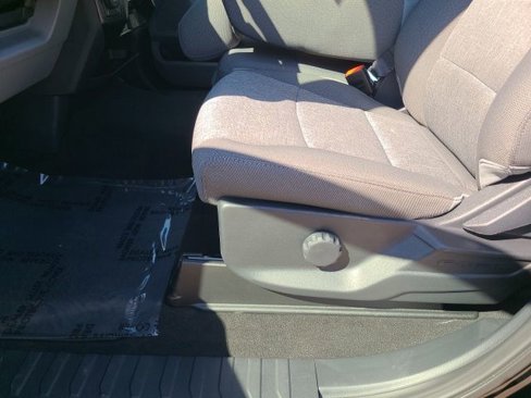 New 2026 Ford F350 4x4 Regular Cab Super Duty image 9