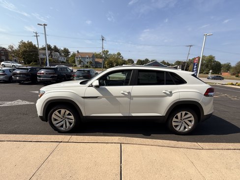 Used 2022 Volkswagen Atlas Cross Sport SE image 9