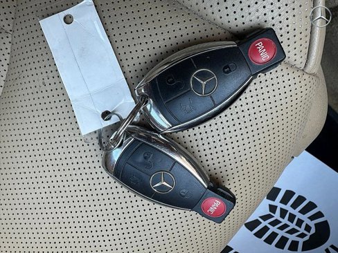 Used 2010 Mercedes-Benz CLS 550 w/ Premium I Pkg image 24